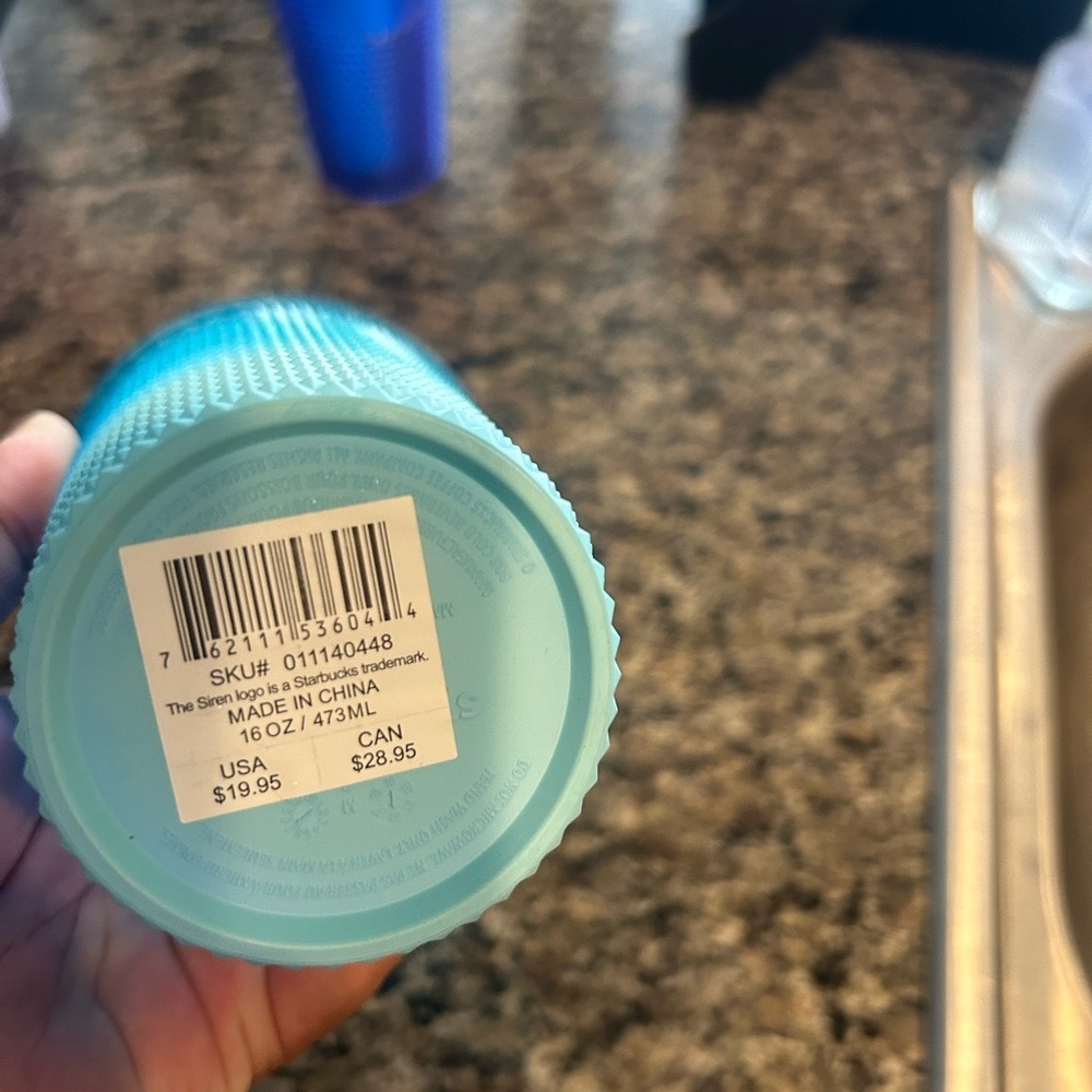 Used* Grande Starbucks cup. Damage free🌺